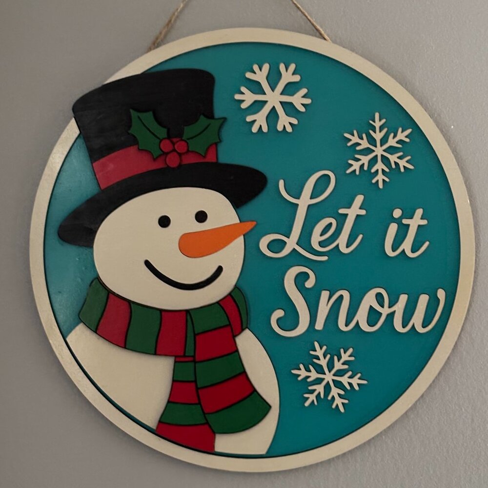 ❄️ Let It Snow Wooden Sign – Handmade Winter Door Décor